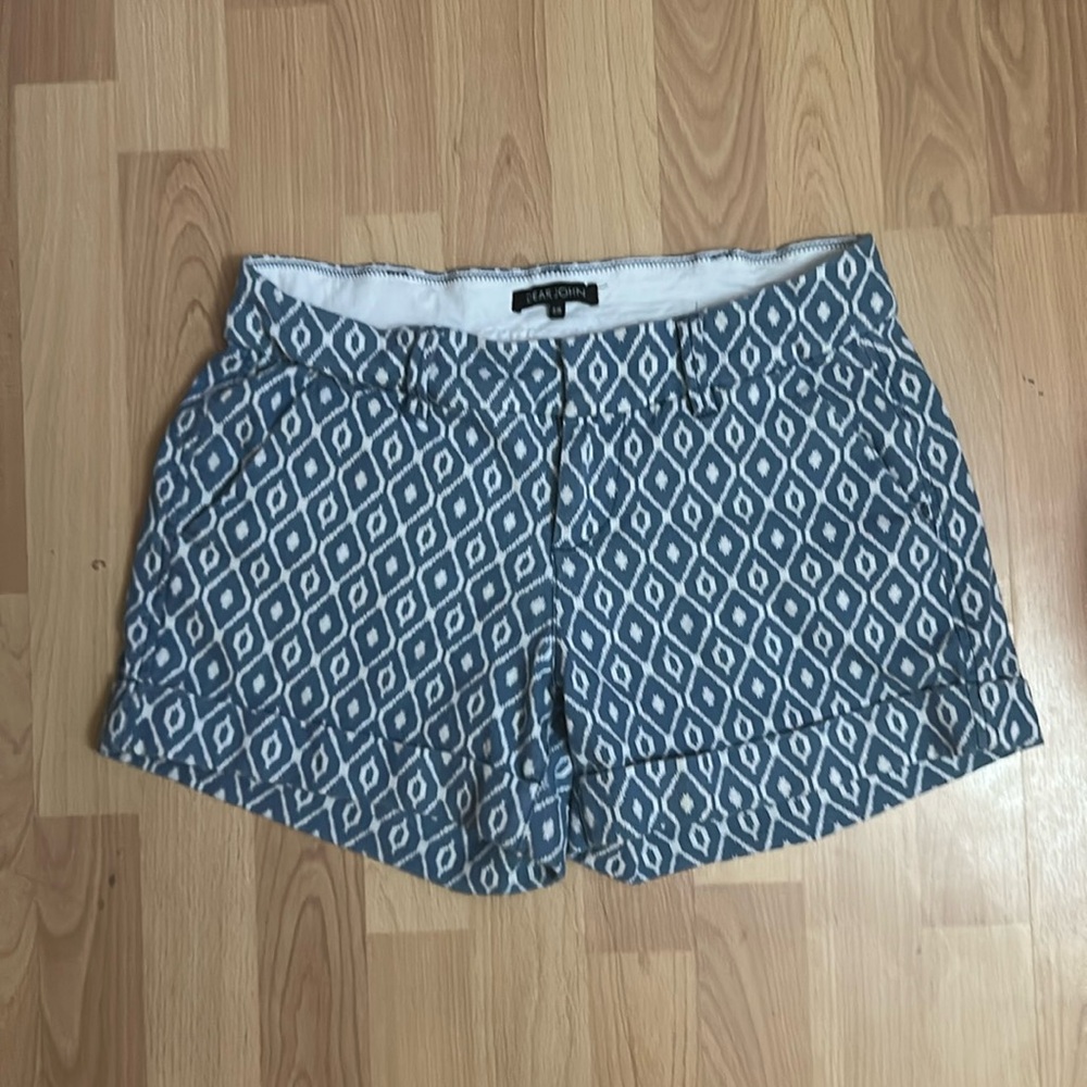 Dear John Finnegan Roll Cuff Printed Short- Blue & White- size 28 Stitch Fix